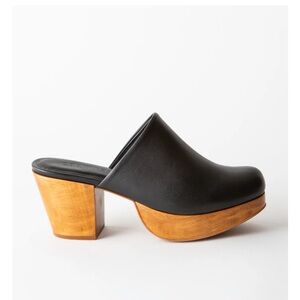 Ava Platform Clog Black Nappa.